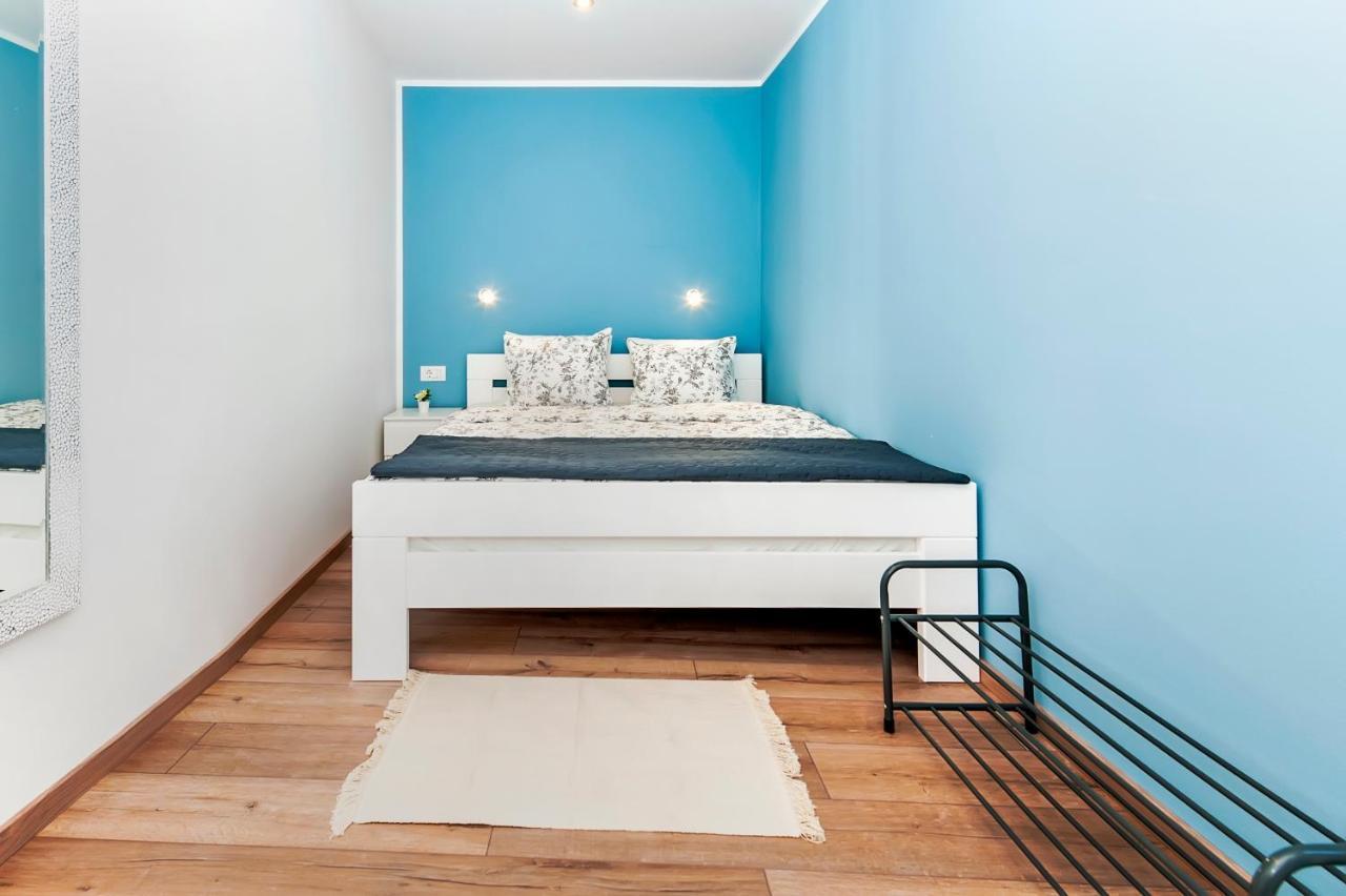 Otto Apartment With Sea View And Parking Rovinj Exterior photo
