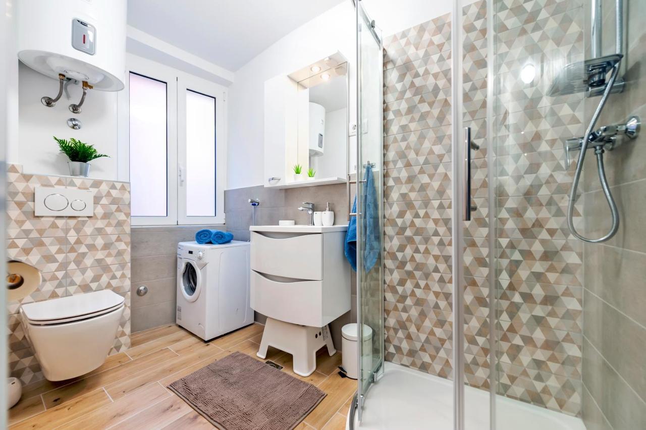 Otto Apartment With Sea View And Parking Rovinj Exterior photo